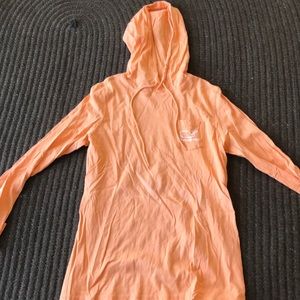 Girls vineyard vines hoodie tee.